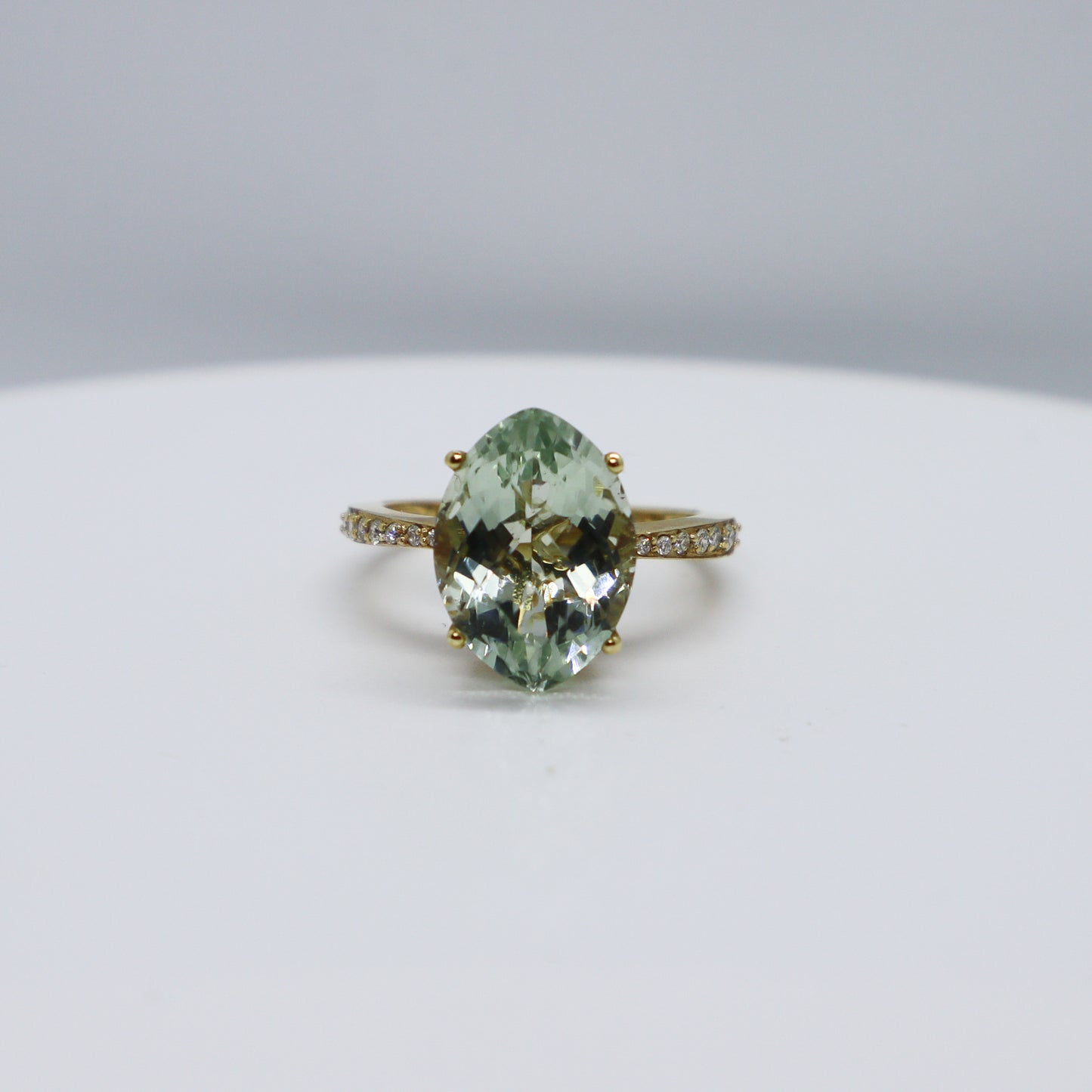 Anillo de Amatista Verde