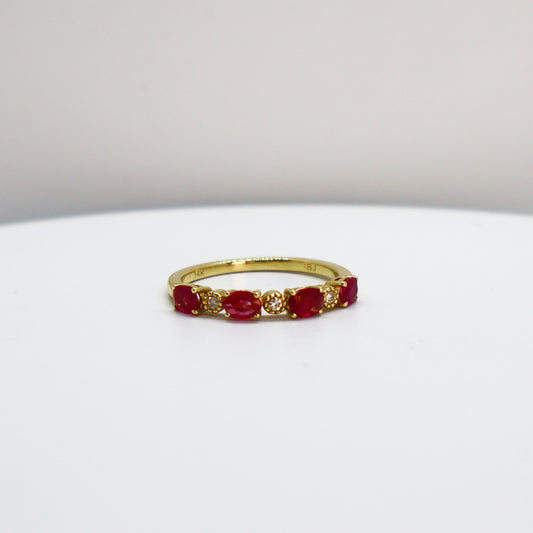 Anillo de Rubi con Diamantes