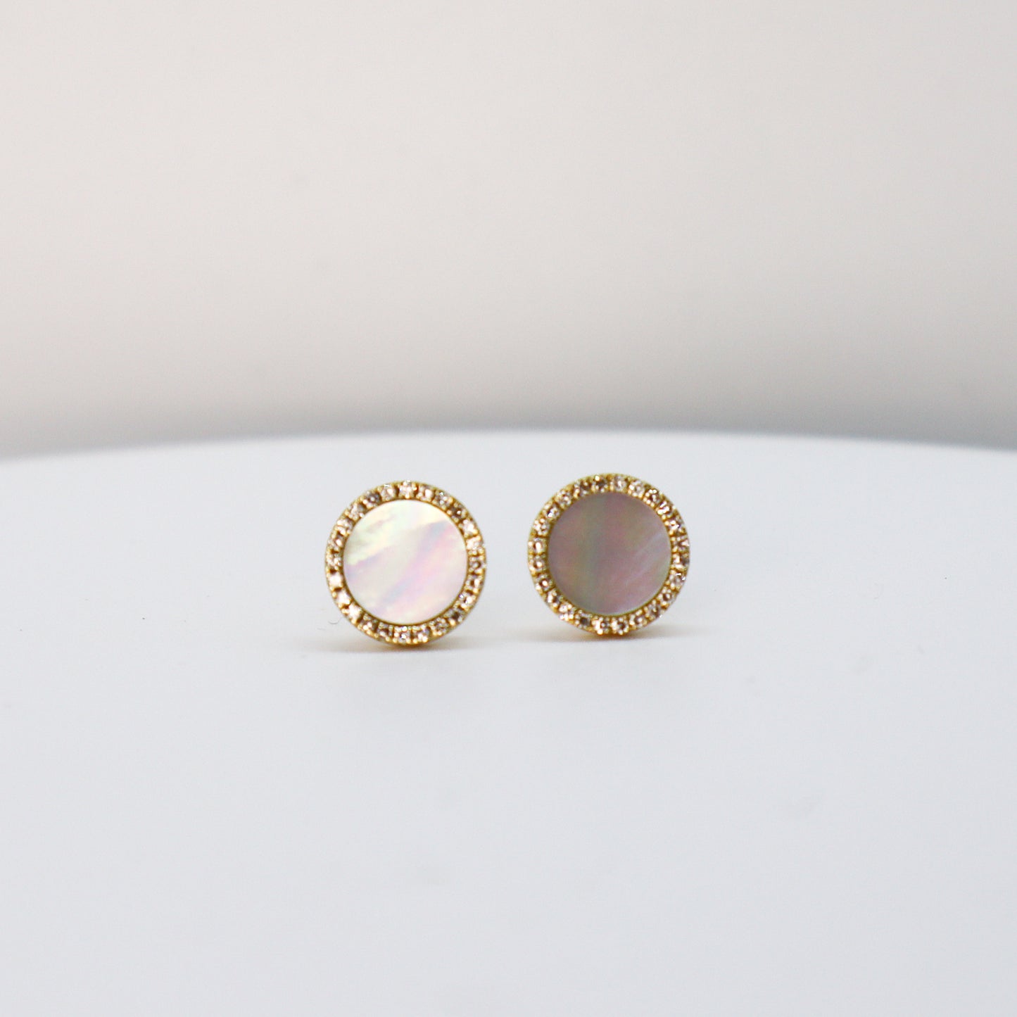 Aretes de Madre Perla con Diamantes